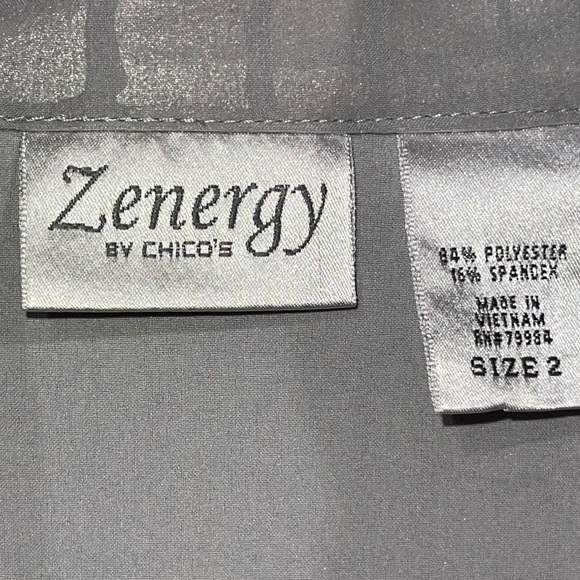 Chicos Zenergy Zip Jacket Pretty shadeGray Metallic animal print￼ Sz 2 Gorgeous - Picture 4 of 10